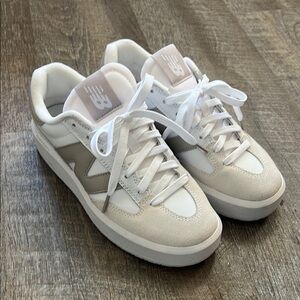 New Balance White and Gray Sneakers